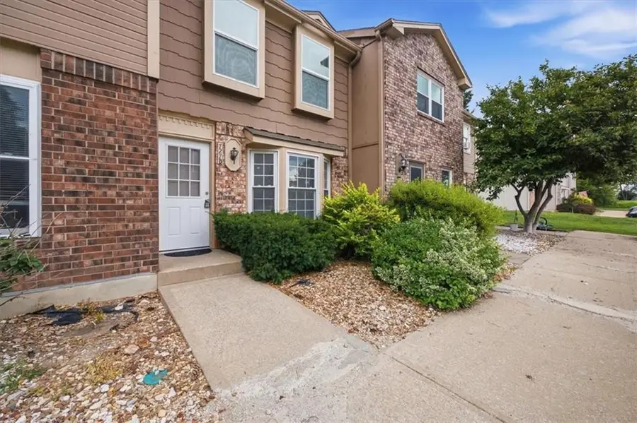 727 SW Liggett Road #B, Blue Springs, MO 64015 - #2