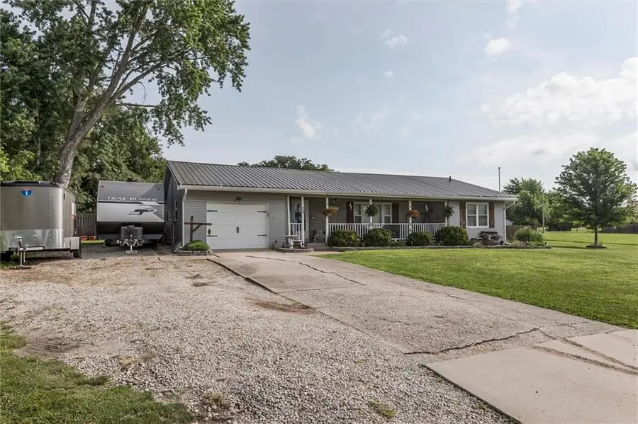 409 E Franklin Street, Pomona, KS 66076 - #2