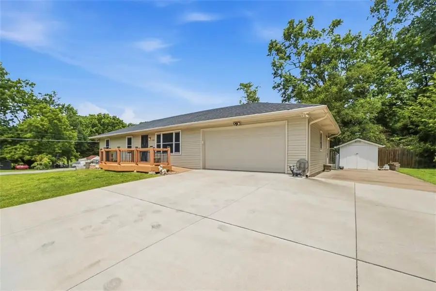 7368 Yecker Avenue, Kansas City, KS 66109 - #2