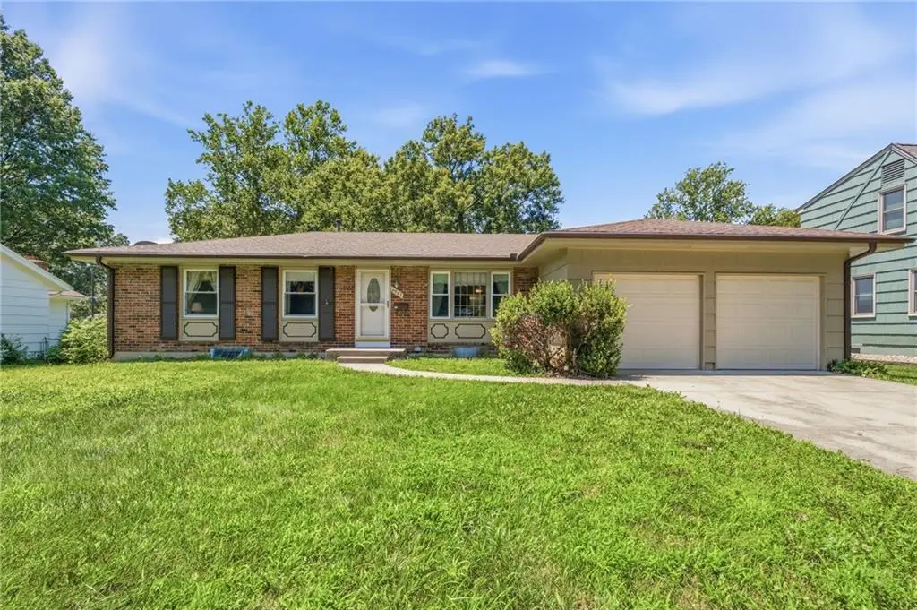 4962 Chouteau Drive, Kansas City, MO 64119 - #1