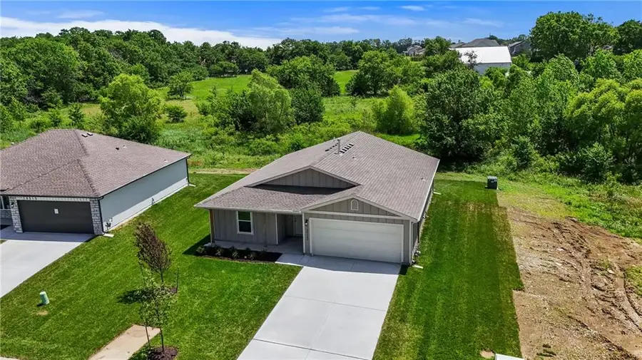 19523 Lincoln Street, Spring Hill, KS 66083 - #2
