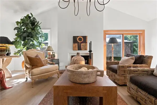 3815 W 73rd Terrace, Prairie Village, KS 66208