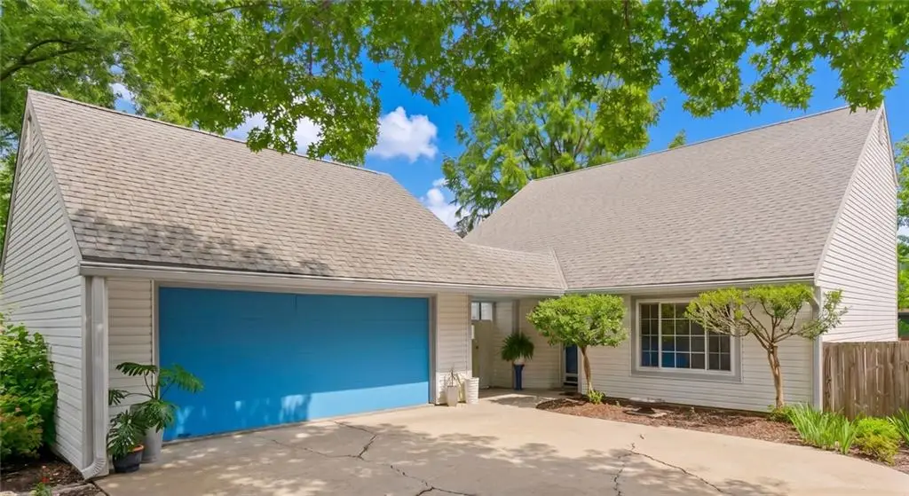 221 Deerfield Lane, Lawrence, KS 66049 - #1
