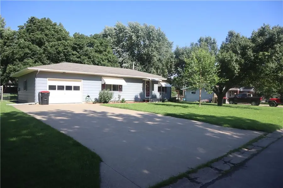 126 N Orange Street, Garnett, KS 66032 - #2