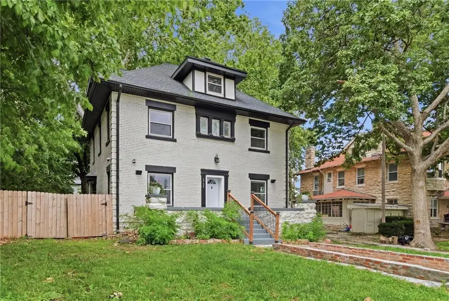 2708 Tracy Avenue, Kansas City, MO 64109 - #2