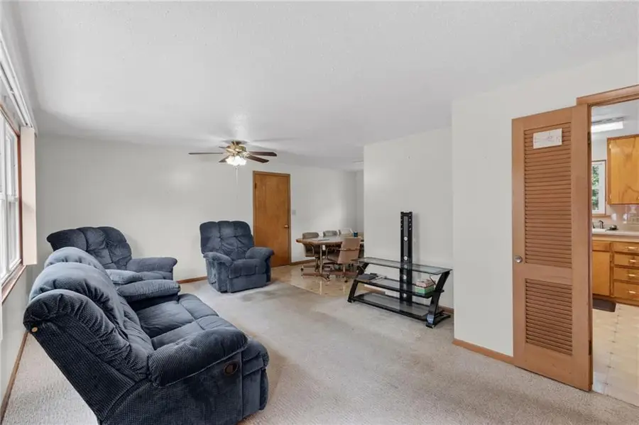 201 Highland Drive, Smithville, MO 64089 - #2