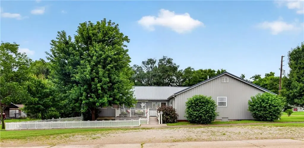 423 S Barbee Street, Fort Scott, KS 66701 - #1