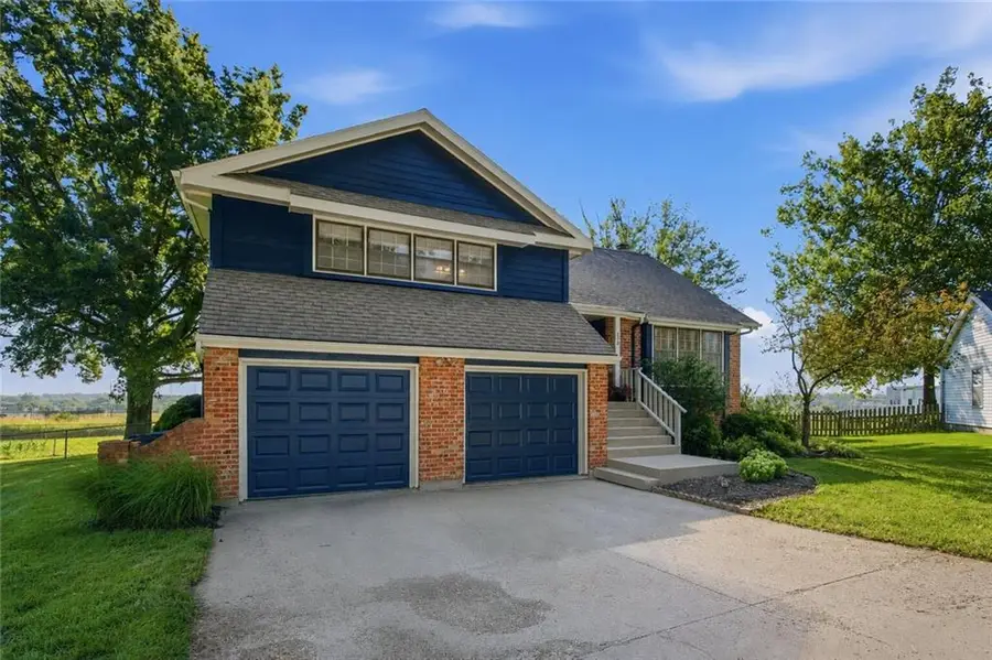 416 N Persimmon Drive, Olathe, KS 66061 - #2