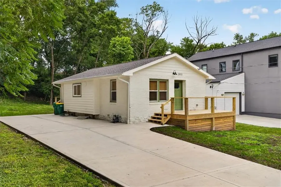 3111 W 43rd Avenue, Kansas City, KS 66103 - #3