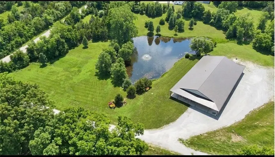 12820 NW Crooked Road, Parkville, MO 64152 - #2
