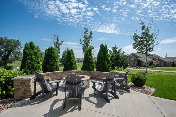 6627 Mccormick Drive, Shawnee, KS 66226