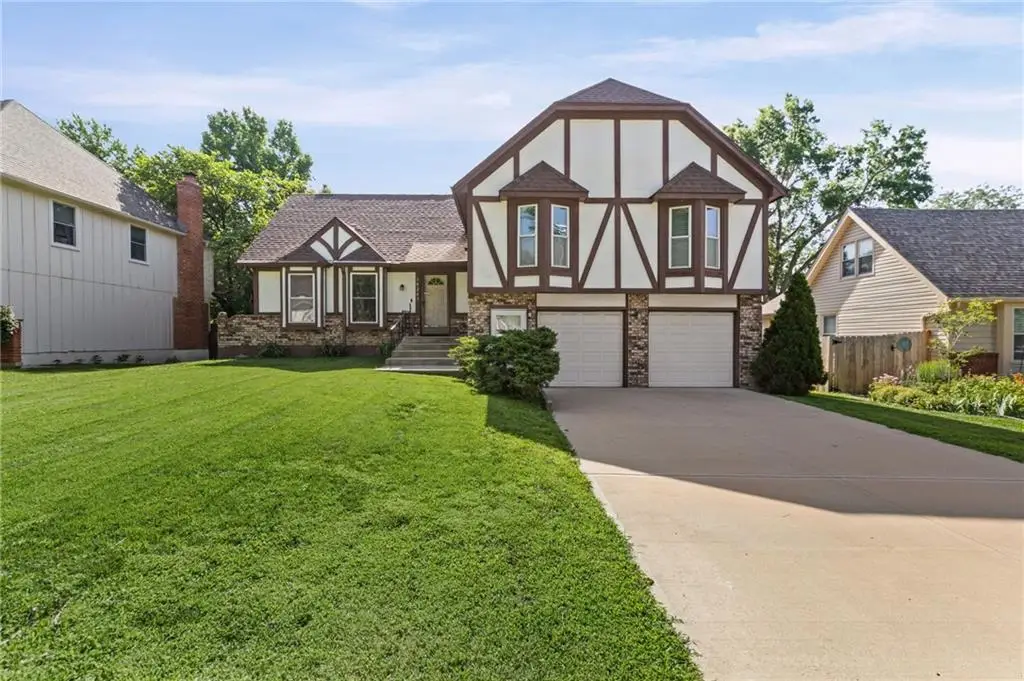 10245 Haskins Street, Overland Park, KS 66215 - #1