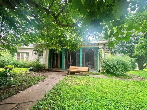 203 N 20th Street, St Joseph, MO 64501