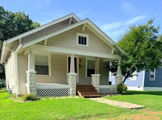 704 W 2nd Street, Pittsburg, KS 66762 - #2