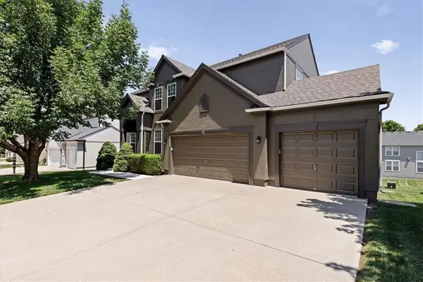 15609 Shawnee Drive, Overland Park, KS 66223