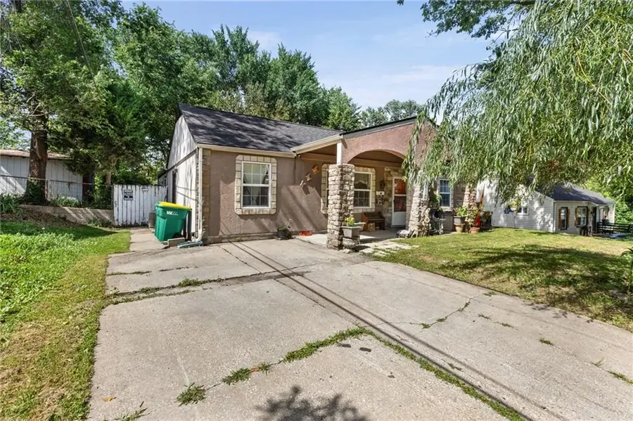 5010 Harmony Drive, Kansas City, KS 66106 - #3