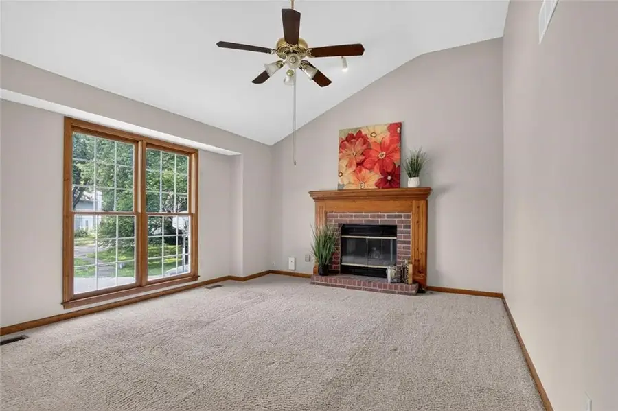 6405 N Amoret Avenue, Kansas City, MO 64151 - #3