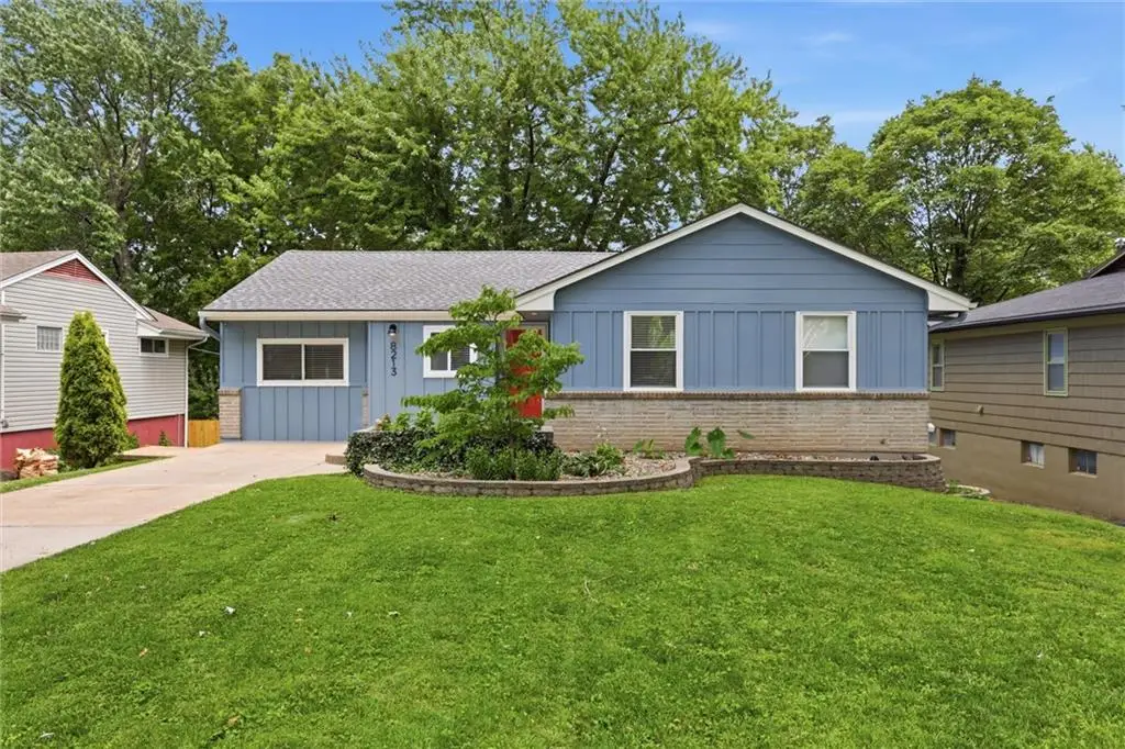 8213 Kenwood Avenue, Kansas City, MO 64131 - #1
