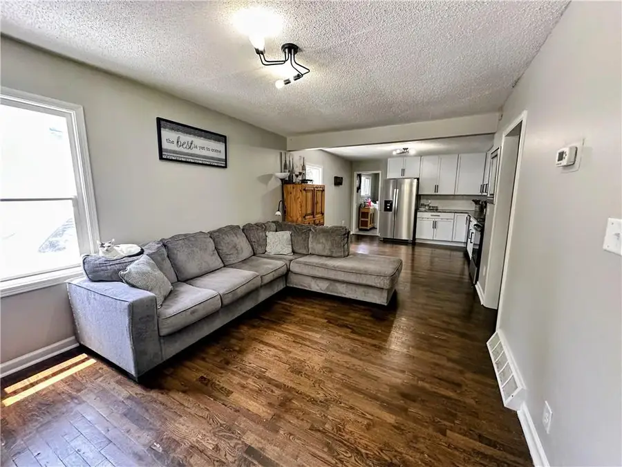 430 N Chelsea Avenue, Kansas City, MO 64123 - #3