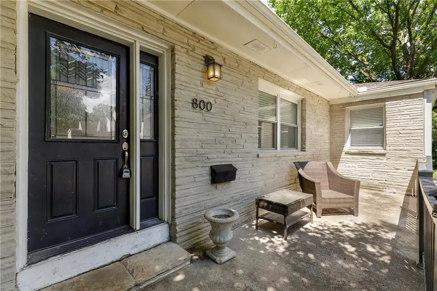800 E 73rd Street, Kansas City, MO 64131 - #2