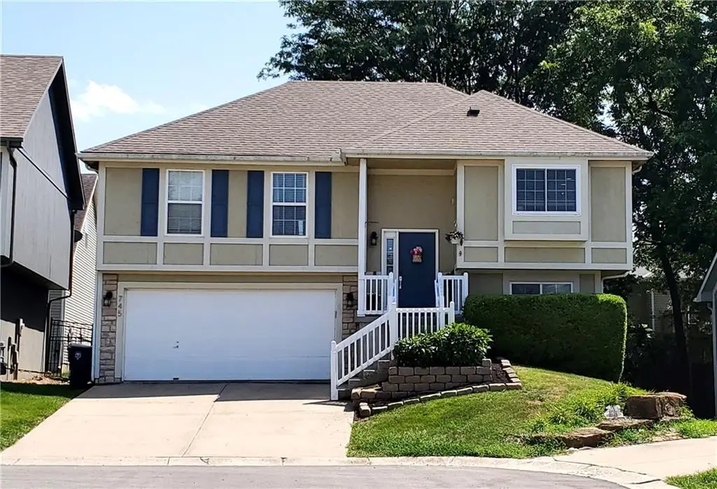 745 E 124th Street, Kansas City, MO 64146 - #1