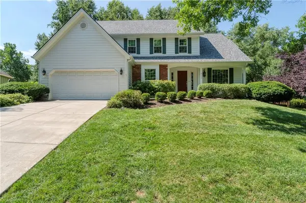 8115 W 115th Terrace, Overland Park, KS 66210