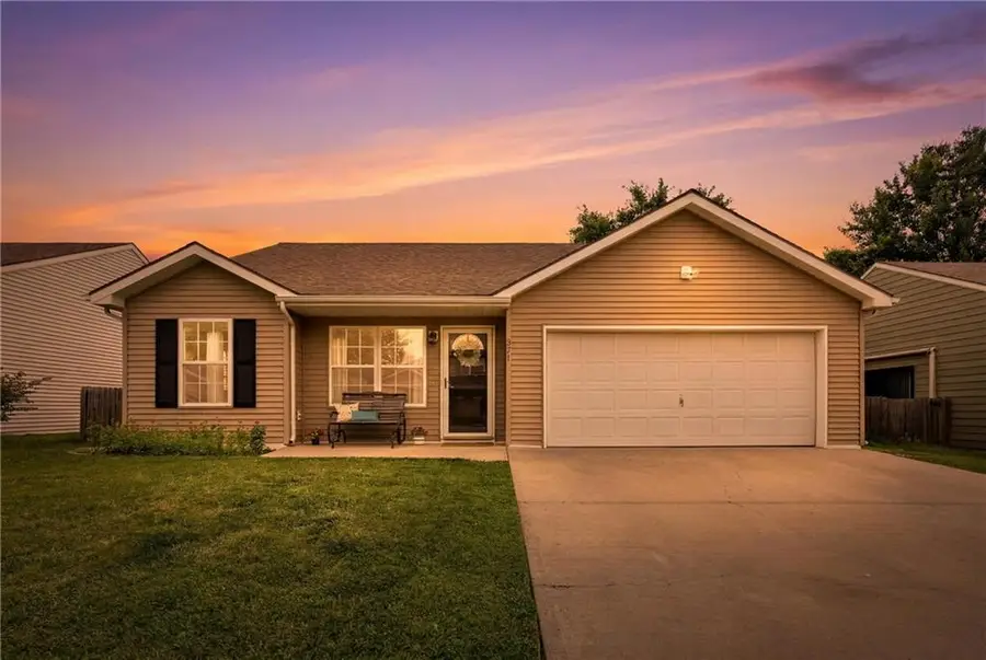 371 N Birch Street, Gardner, KS 66030 - #2