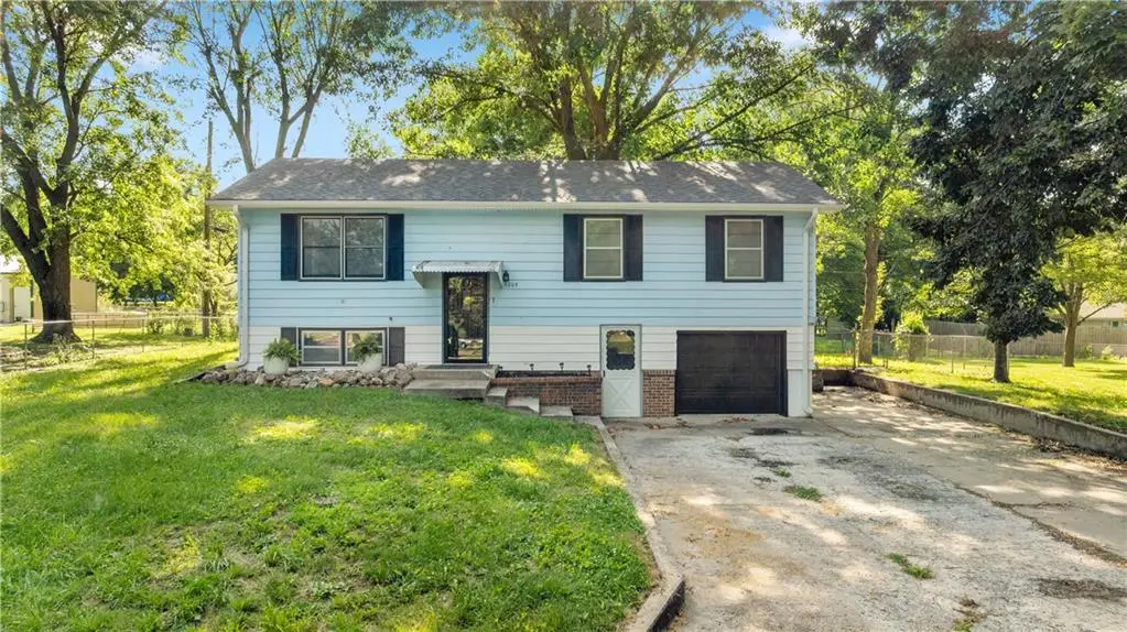 1205 S 9th Street, Clinton, MO 64735 - #1