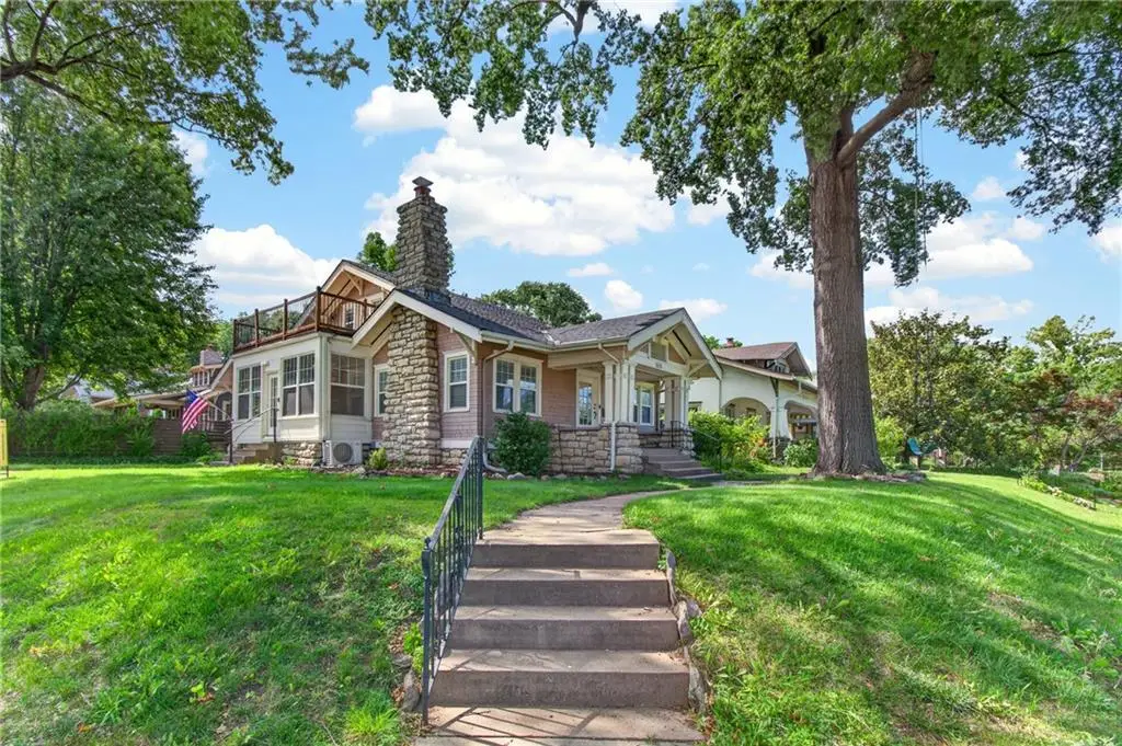 5850 Brookside Boulevard, Kansas City, MO 64113 - #1