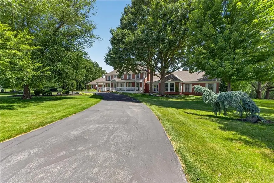 1815 Pine Ridge Road, Leavenworth, KS 66048 - #3