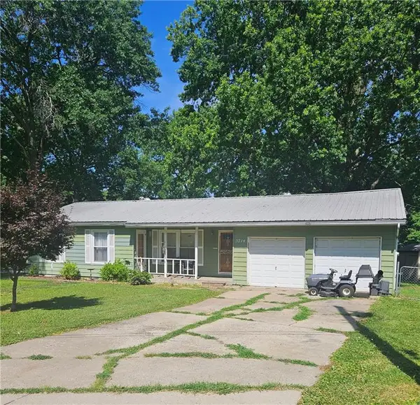 5714 N Tracy Avenue, Gladstone, MO 64118