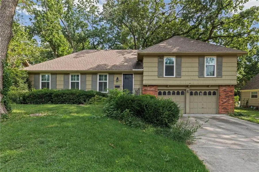 9108 W 106th Street, Overland Park, KS 66212 - #2