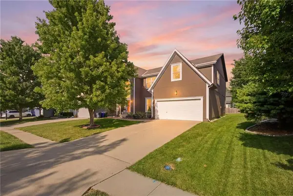 16289 S Lennox Street, Olathe, KS 66062