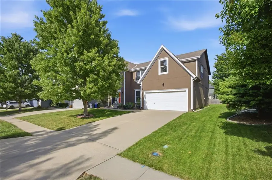 16289 S Lennox Street, Olathe, KS 66062 - #2