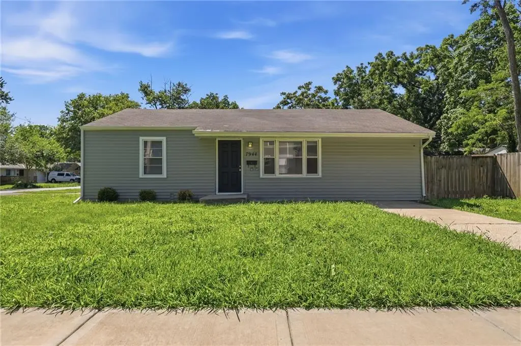 7944 Oak Street, Kansas City, MO 64114 - #1