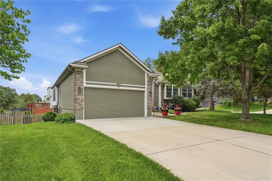 1832 Stonewood Drive, Lees Summit, MO 64086 - #3