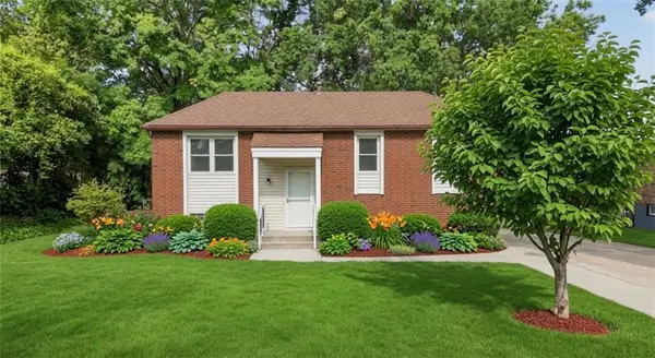 1021 Canterbury Road, Blue Springs, MO 64015