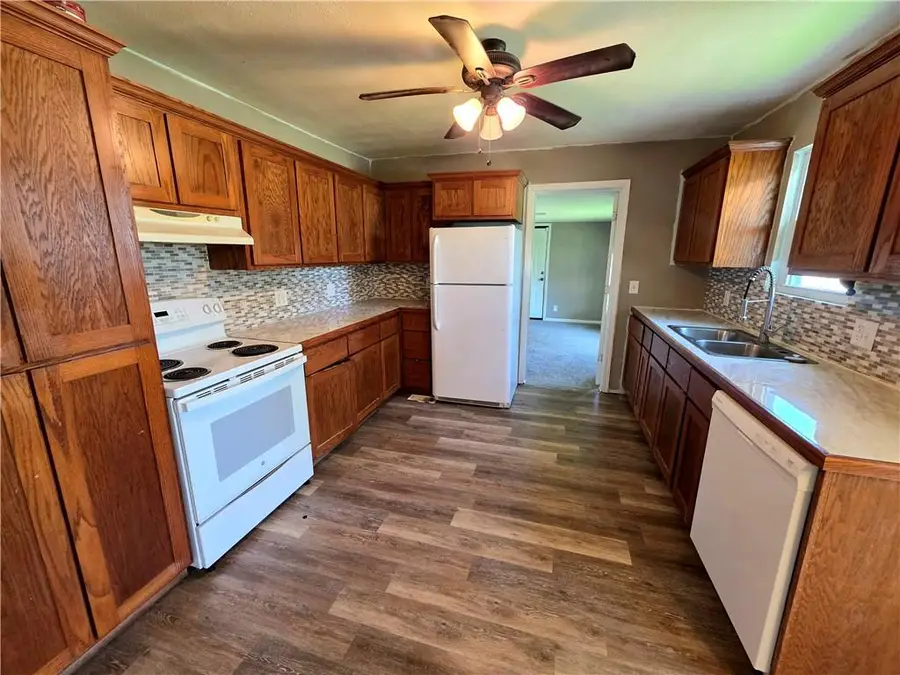 202 S 7th Street, Lacygne, KS 66040 - #2