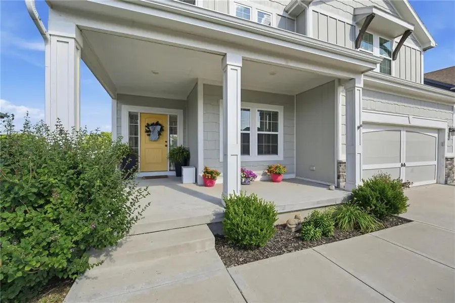 10411 N Chelsea Avenue, Kansas City, MO 64156 - #2