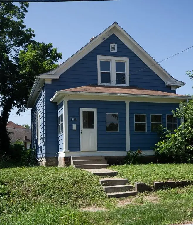 2203 E 37 Street, Kansas City, MO 64109 - #2