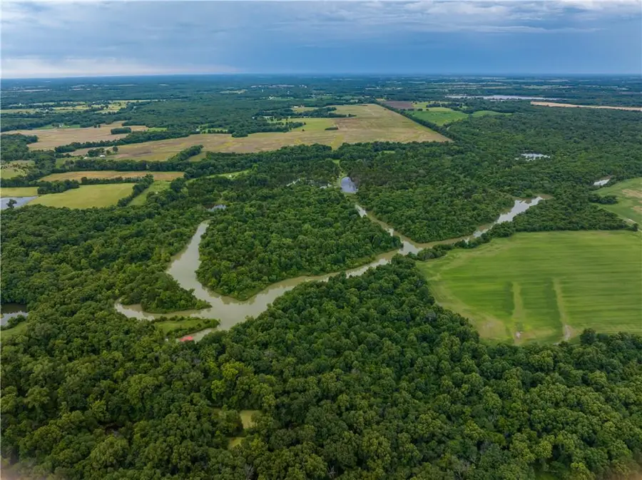 685 NE 1002p Road, Calhoun, MO 65323 - #2