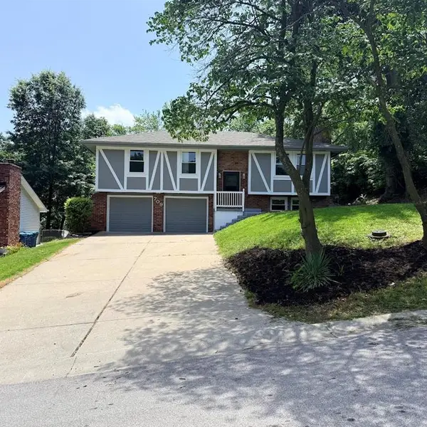 709 Elm Street, Liberty, MO 64068
