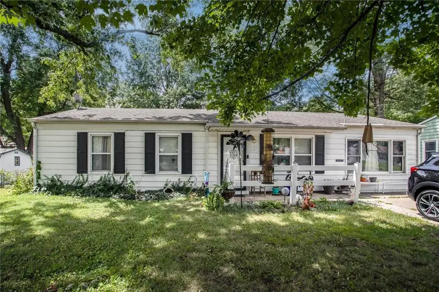 1304 N Indian Lane, Independence, MO 64056 - #2