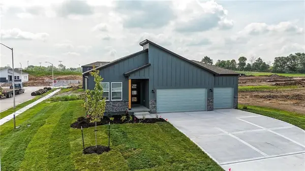 369 SW Amara Drive, Blue Springs, MO 64064