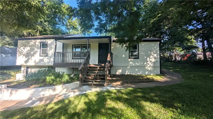 405 S Bellemere Road, Blue Springs, MO 64015 - #3