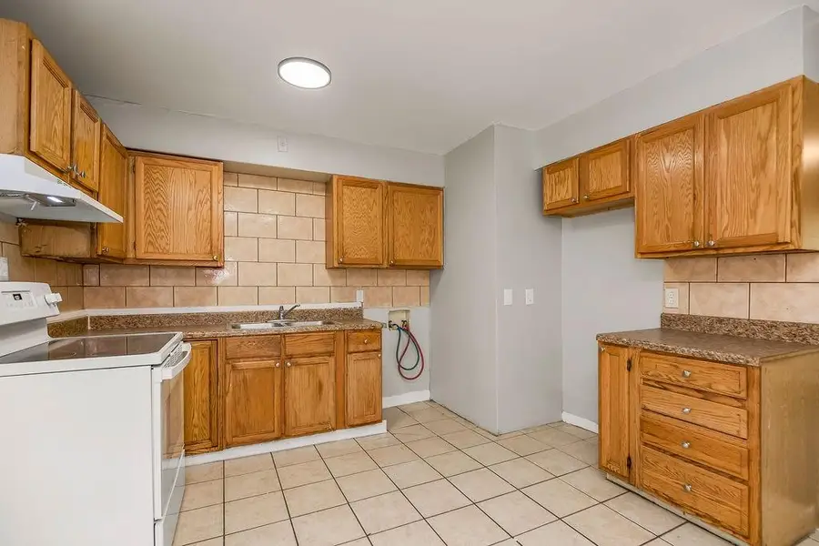 11202 Corrington Street, Kansas City, MO 64134 - #3