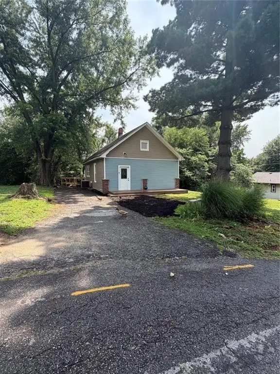 1404 Cudmore Avenue, Saint Joseph, MO 64503 - #2