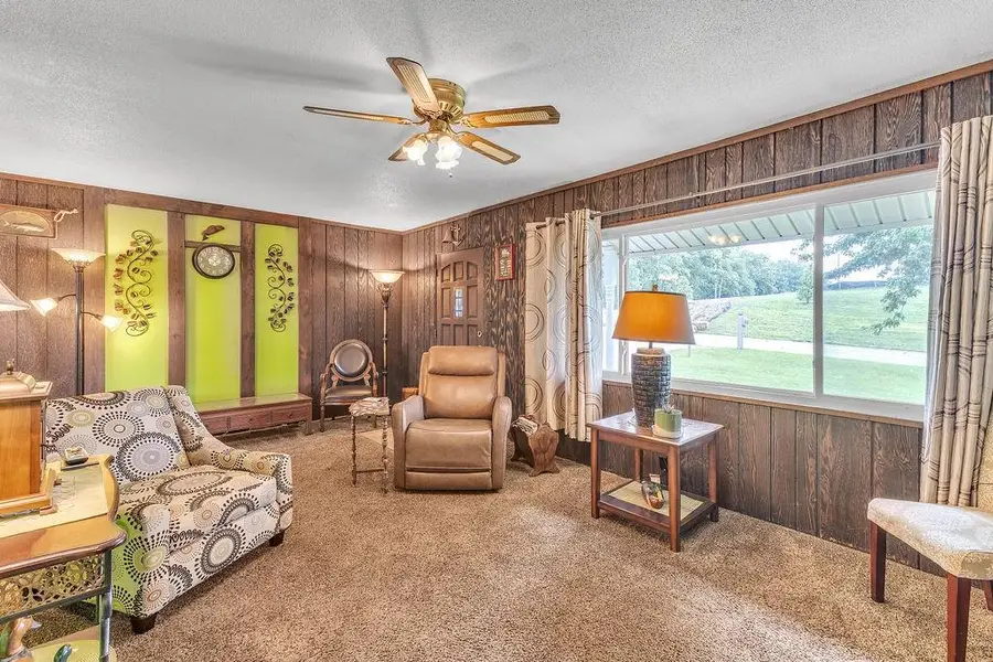 5702 S 18th Street, Saint Joseph, MO 64504 - #3