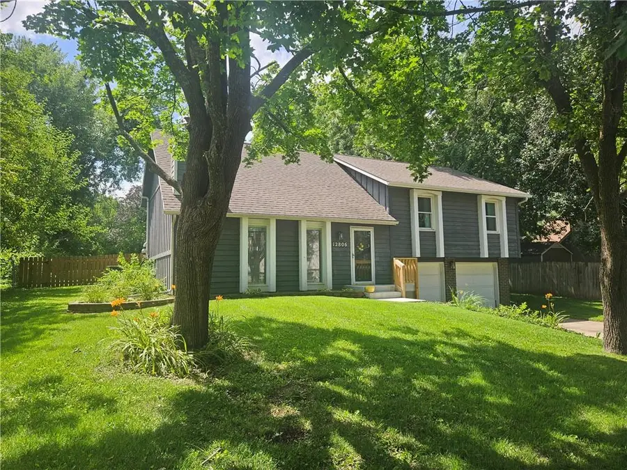 12806 S Seminole Drive, Olathe, KS 66062 - #2