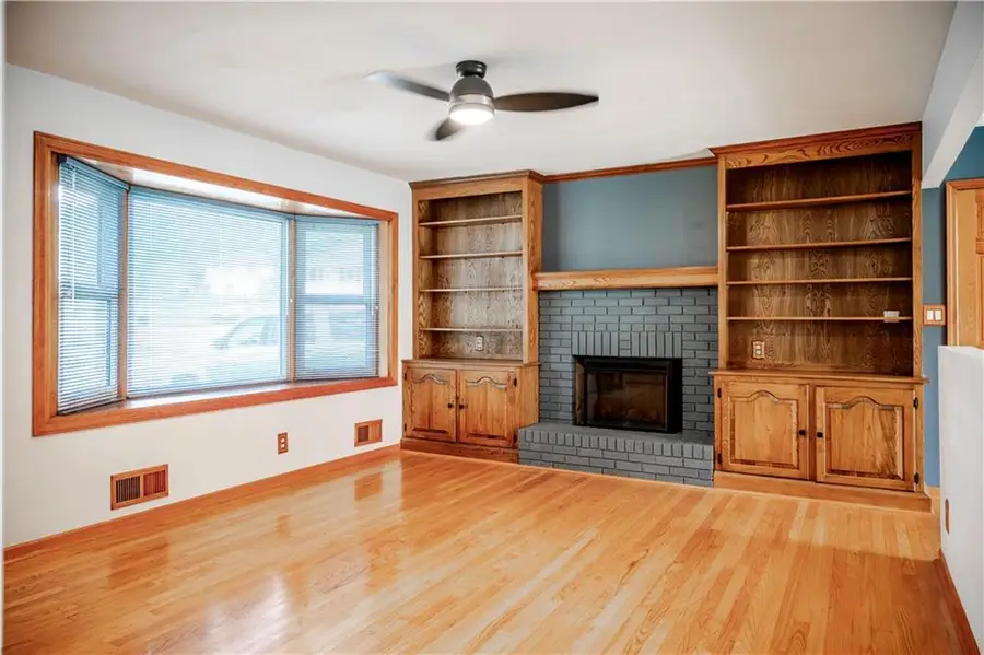 4923 Evanston Avenue, Kansas City, MO 64133 - #2